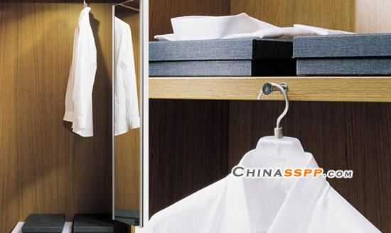 意式衣帽間展現(xiàn)奢華魅力