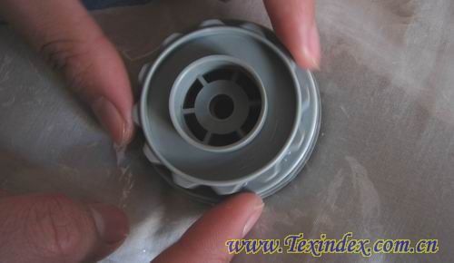 網友圖文并茂教你如何收納被子