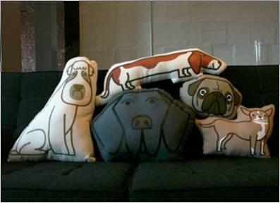 強人!敢被壓在石堆里睡覺