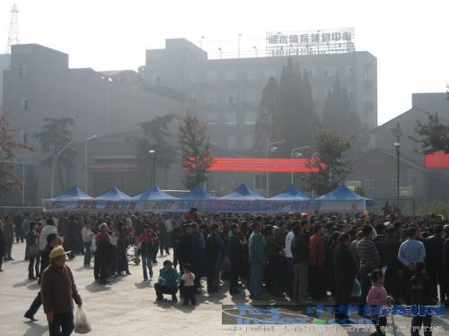 艾萊依心系教育 擁抱彩虹