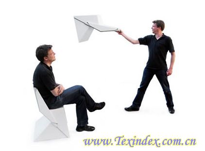 Papton椅:硬紙板折疊成椅子