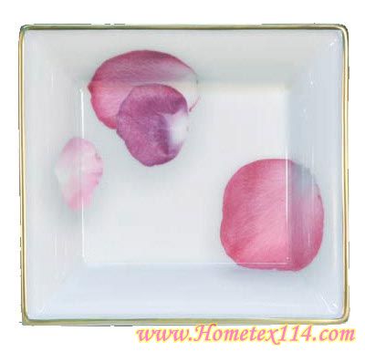 醉倒桃花紅,嫵媚餐具添浪漫