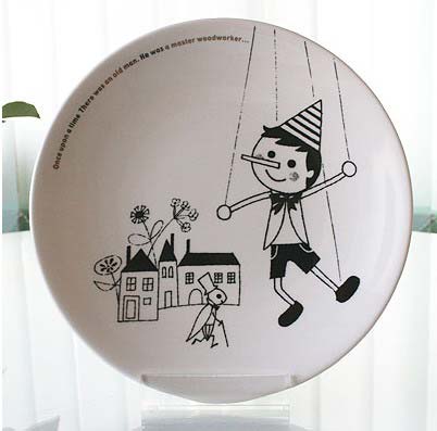 可愛的插畫瓷盤裝點情趣家居