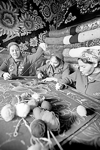 新疆傳統(tǒng)刺繡吐西杜克走向中亞