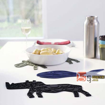 活潑可愛動物樂園隔熱墊