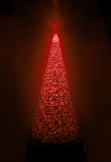 千奇百怪設計師"玩弄"圣誕樹