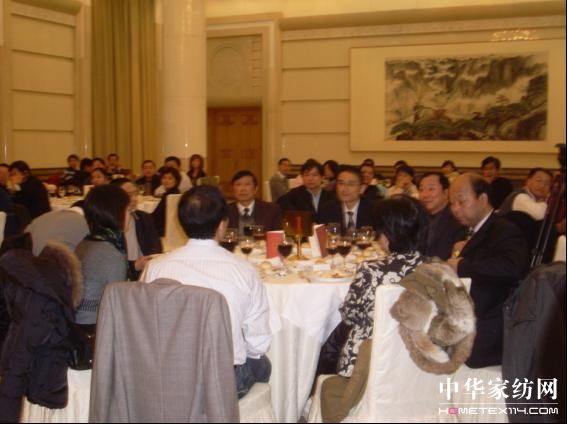 藍(lán)鴿家紡平安福品牌研討會(huì)舉行