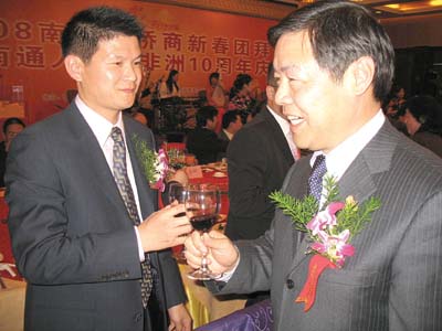 陸紅:長袖舞動建筑繡品間