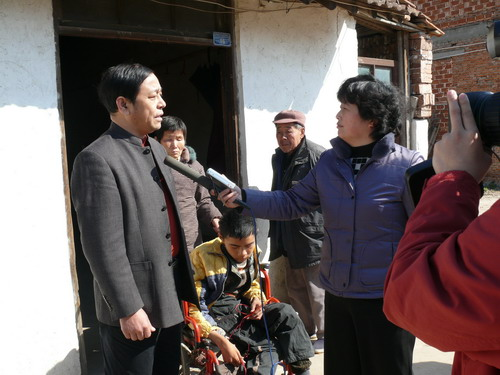 疊石橋家紡協(xié)會贈金贈被贈愛心