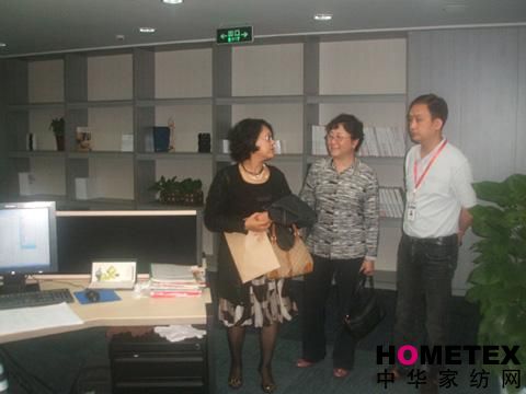 羽絨工業協會秘書長蒞臨艾萊依參觀指導