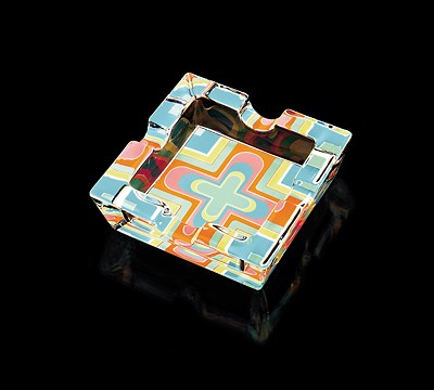 經(jīng)典藝術(shù)的煙灰缸飾物