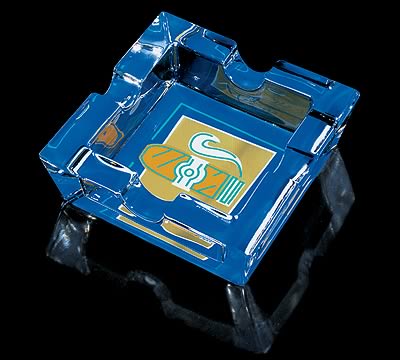 經(jīng)典藝術(shù)的煙灰缸飾物