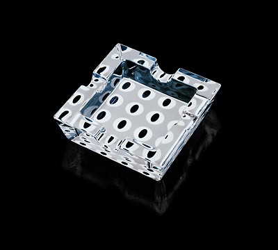 經(jīng)典藝術(shù)的煙灰缸飾物