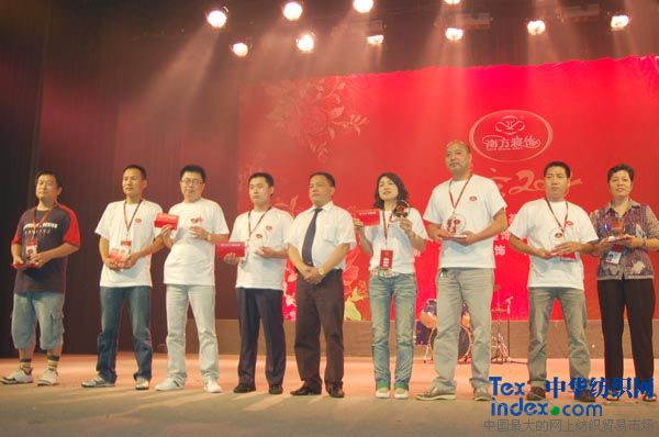 �Ϸ�����ت�(ji��ng)��(j��ng)�N�̃�(y��u)�㌧(d��o)ُ�T