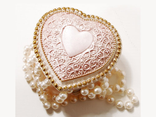 精致高貴富有寓意的心形飾品