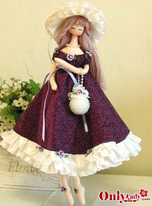 愛不釋手可愛的婚紗娃娃