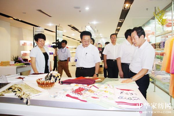 中華全國總工會副主席張鳴起孚日調研