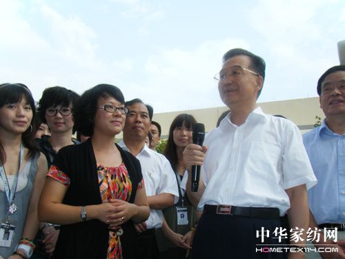 溫總理為艾萊依許下心愿