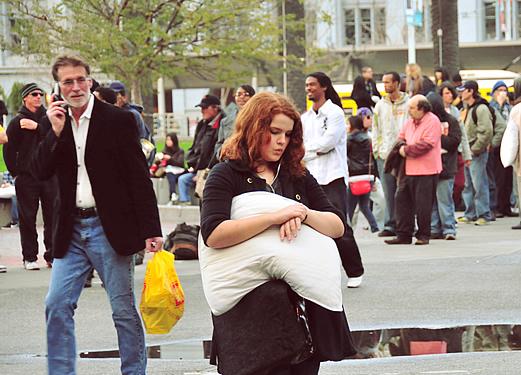 舊金山情人節(jié)上演枕頭大戰(zhàn)