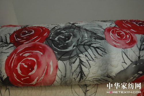 依諾雅絎縫創新“綻放”