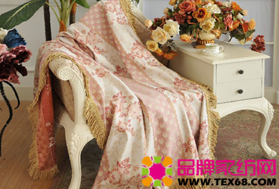 漂亮沙發(fā)巾讓沙發(fā)更美觀