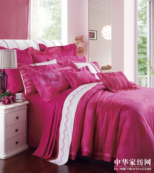 恐龍紡織推出唯有愛婚慶系列