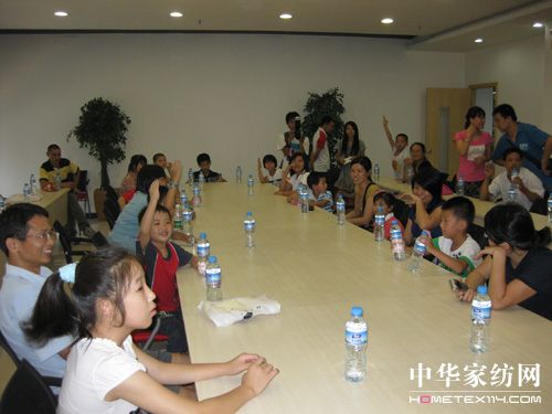 “候鳥兒”相聚遠(yuǎn)夢家紡