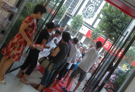 ����������ꖵ��N��ͻ�ƶ�ʮ�f