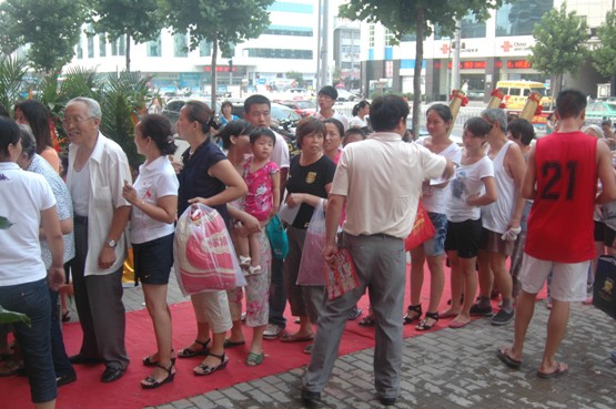 ����������ꖵ��N��ͻ�ƶ�ʮ�f