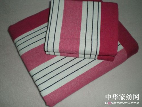 柏年家紡條紋床品打造白領最愛臥室