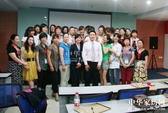 居夢萊開展“贏在終端”店長培訓