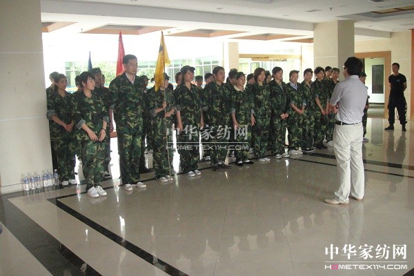 雨蘭家紡營銷人員參加拓展訓練