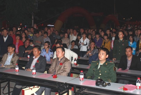 雅藍(lán)鳥(niǎo)家紡:全民消防生命至上