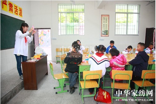 慈善之路且行且遠關愛之火綿延不絕