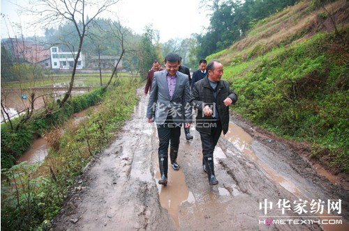 慈善之路且行且遠關愛之火綿延不絕