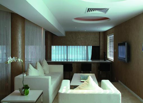 用白色構建空間形態