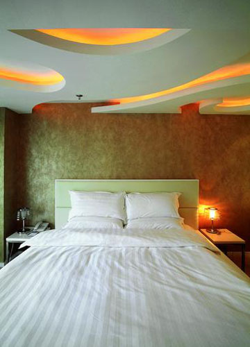 用白色構建空間形態