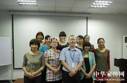 貝多絲開展導(dǎo)購員知識專業(yè)培訓