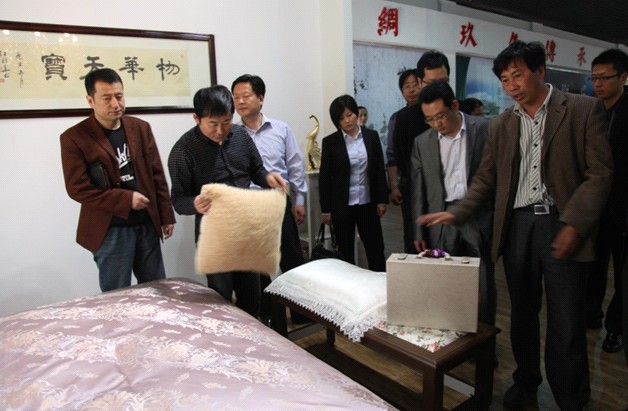 宿遷市紡織協會理事會議在玖久集團召開