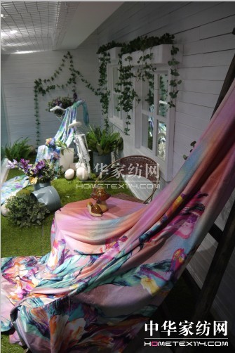 �K������ȫ��������������Ҽ��lչ���C