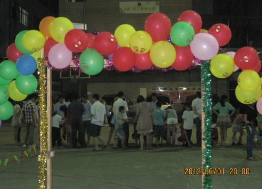 �� �h��•�A������һ��ͯ��(ji��)�H�ӻ�ӈA�M�Y��