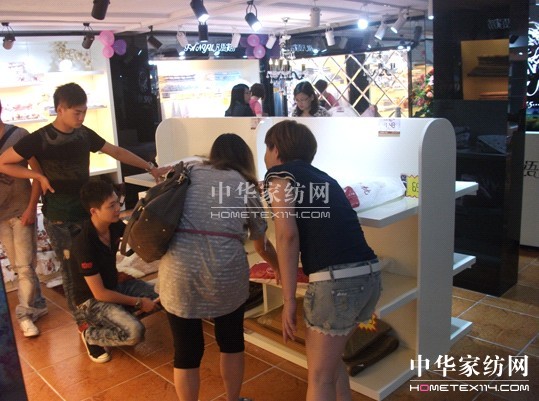 熱烈慶祝凡語家紡臺山專賣店隆重開業