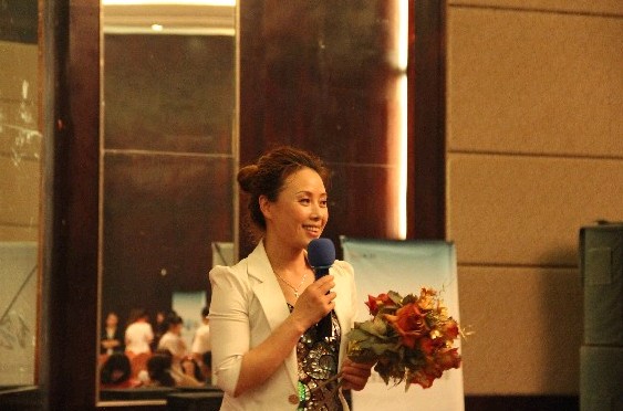 雨蘭“答謝宴”精彩紛呈 K歌群英會誰與爭鋒