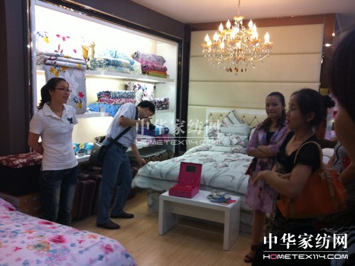 ���Z�żҼ�2012��V����Ӗ(x��n)��(hu��)���������_(k��i)