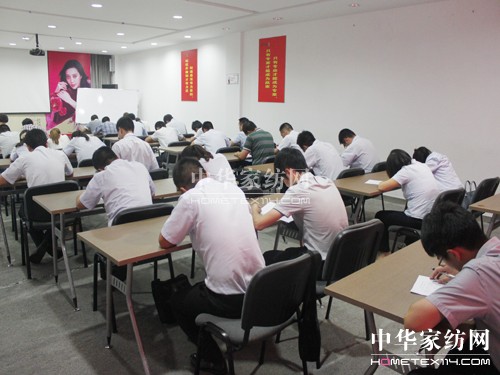 凱盛家紡2012秋冬新品培訓會圓滿成功