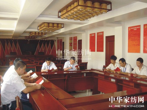 盛宇集團(tuán)裁剪車(chē)間黨支部切實(shí)履行新支部職責(zé)