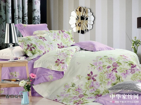 8��14�գ��Ӊ��R���㾎���ľGɫ��Y