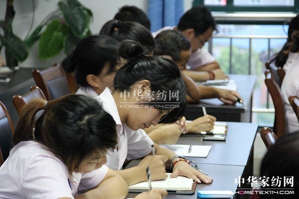 雨蘭人力資源部舉行員工素質提升培訓班