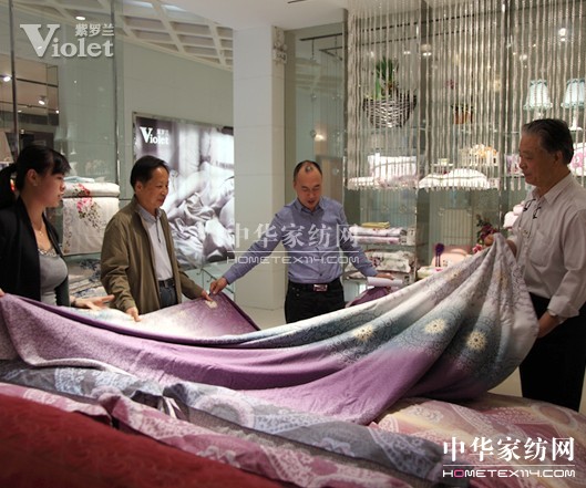 民企聯合會會長保育鈞參觀紫羅蘭