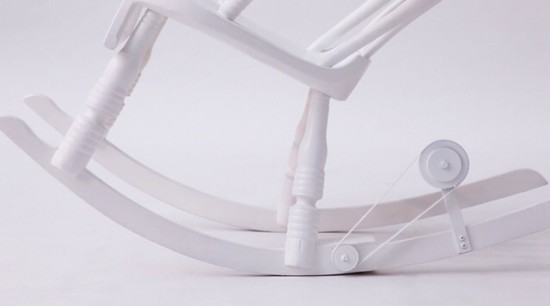 給iPhone/iPad充電的搖椅